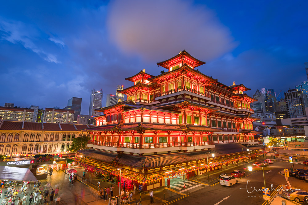 Singapore Buddha Tooth Relic Temple in Chinatown